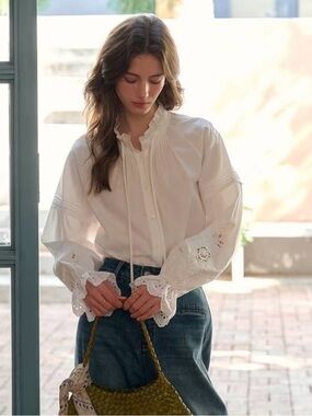 Like new Simple Retro White Eyelet Ruffle Tie-Neck Blouse